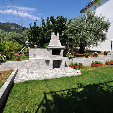 House Elena Апартаменты Коинира