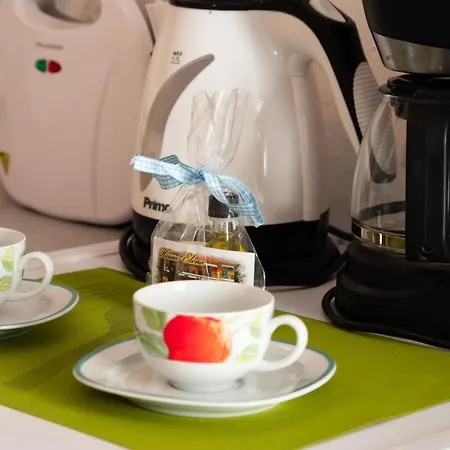 House Elena アパート *