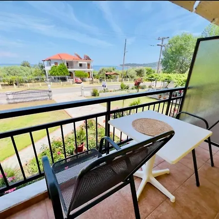 House Elena Апартаменты Коинира