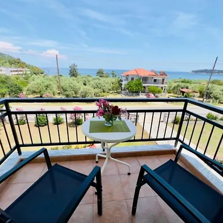 House Elena Κοίνυρα