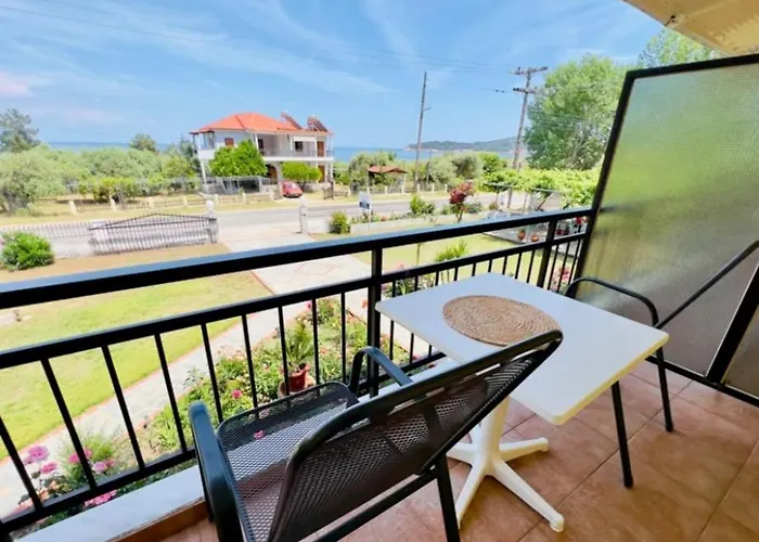 House Elena Apartmán Koinira